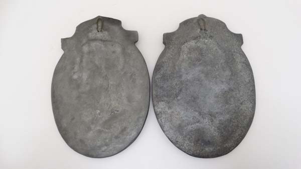 A pair of 19thC handed cast oval reliefs of the notable late 18thC poets Johann Wolfgan Von Goethe ( - Image 3 of 5