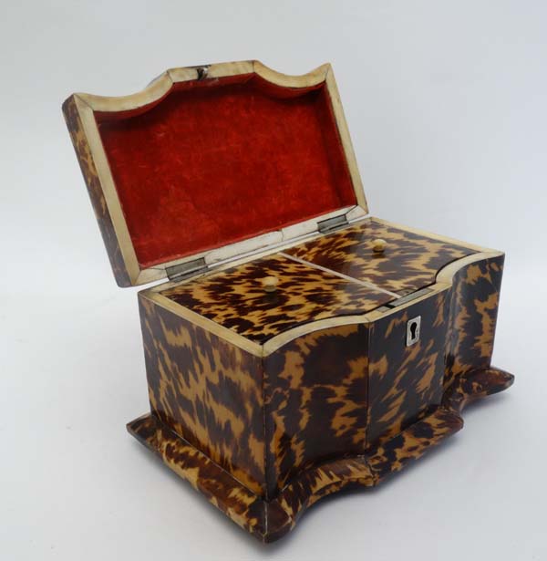 An early 19thC blonde tortoiseshell tea caddy  with cupids bow shaped front , the lid opening to - Image 6 of 7
