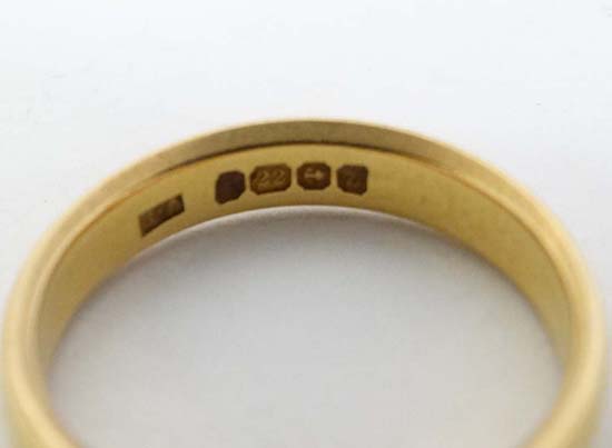 Two 22 ct gold wedding bands (12g) CONDITION: Please Note -  we do not make reference to the - Image 2 of 3
