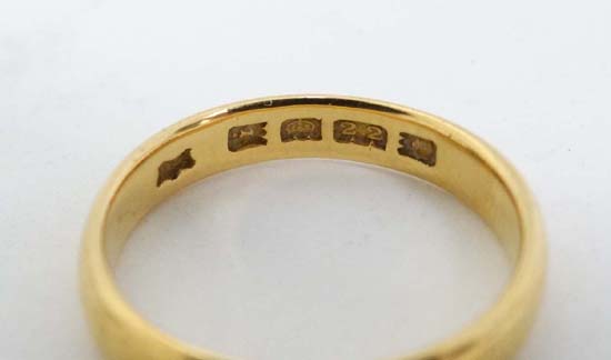 Two 22 ct gold wedding bands (12g) CONDITION: Please Note -  we do not make reference to the - Image 3 of 3
