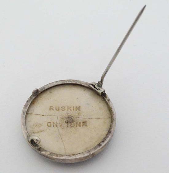 Ruskin Pottery: A white metal brooch set with Ruskin pottery cabochon . Marked Ruskin England to - Image 4 of 4