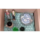 Box of assorted miscellaneous items CONDITION: Please Note -  we do not make reference to the