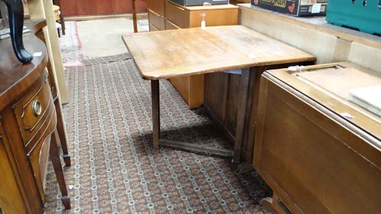 Drop flap table CONDITION: Please Note -  we do not make reference to the condition of lots within