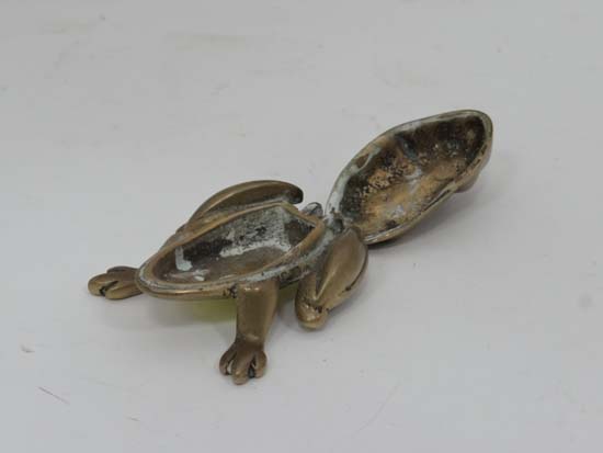 Brass frog  CONDITION: Please Note -  we do not make reference to the condition of lots within - Image 2 of 8