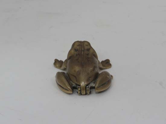 Brass frog  CONDITION: Please Note -  we do not make reference to the condition of lots within