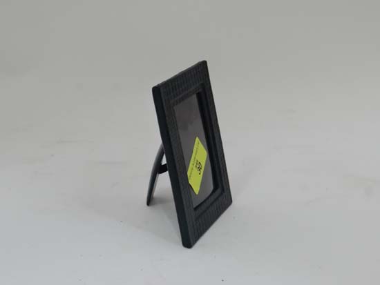 Leather photograph frame  CONDITION: Please Note -  we do not make reference to the condition of - Image 2 of 3