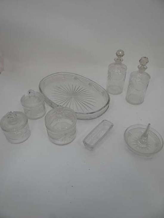 Qty of assorted glass CONDITION: Please Note -  we do not make reference to the condition of lots - Image 3 of 3