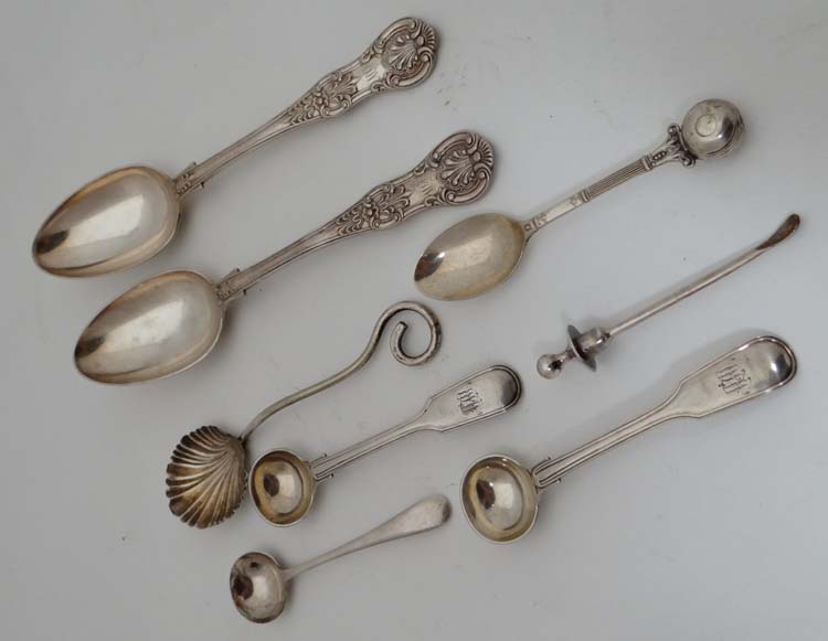 Assorted silver plate flatware to includeQueens pattern dessert spoons and various including a