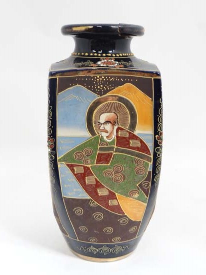 Japanese vase CONDITION: Please Note -  we do not make reference to the condition of lots within