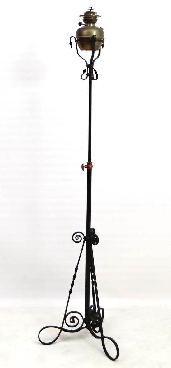 A 19thC wrought iron telescopic oil lamp / standard lamp.  CONDITION: Please Note -  we do not - Image 6 of 8