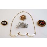 Assorted costume jewellery comprising 2 brooches with micro mosaic decoration, a brooch set with