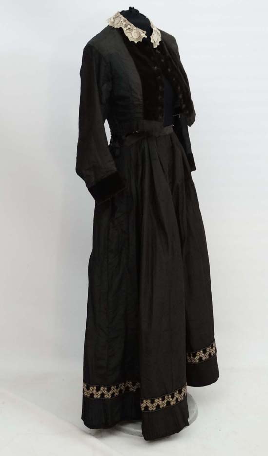 A Ladies black silk, lace and velvet Victorian mourning skirt and jacket together with another black - Image 9 of 9