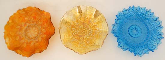 Carnival Glass : 9 assorted items of carnival glass to include bowl, jug, dishes etc. (9) CONDITION: - Image 3 of 8