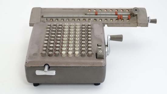 Vintage Retro : an American Monroe Calculator  Model LN 160X serial B337867  , a hand operated , - Image 4 of 4