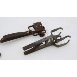 A Vintage No. 8 Gin trap together with a galvanized scissor action mole trap (2) CONDITION: Please