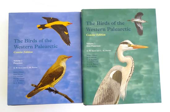 Books : '' The birds of the Western Palearctic '' Volumes 1 and 2, 1998 by D W Snow and C M - Image 4 of 8