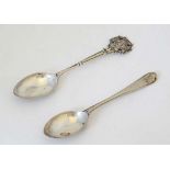 2 silver tea spoons : 
1 x hallmarked Sheffield 1933 maker Walker and Hall, with crossed golf