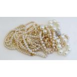 Costume Jewellery : 8 various of simulated pearl necklaces  CONDITION: Please Note -  we do not make