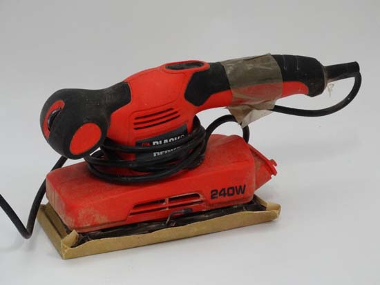 Black and Decker Sander CONDITION: Please Note -  we do not make reference to the condition of