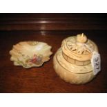 A PORCELAIN POT POURRI JAR AND COVER of blush ivory ground, 5", Royal China Works, Worcester
