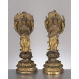 2 adorants ou jeunes moines en bois sculpté laqué et doré du Japon, époque Edo
2 adorants ou