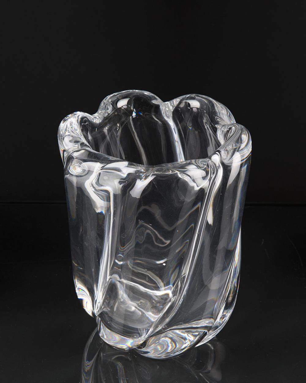 2 vases en cristal:
lot de 2 vases en cristal comprenant:
- 1 en cristal à marli moulé côtelé. H. 19 - Image 2 of 3