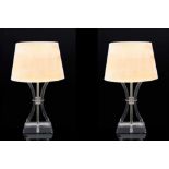 paire de lampes de table à pied en altuglas par Leviton
 vers 1960-70
H. 52.5x25x12.5 cm (hors