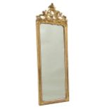 miroir ancien de style baroque à grand fronton ajouré et encadrement en bois doré, miroir légèrement