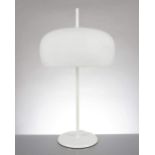 lampe de table des années 60 à pied en métal laqué blanc et abat-jour en plastique

H. 59 D. 30 cm