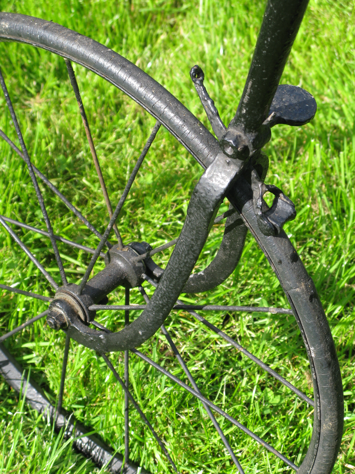 *A circa 1877 Starley Bros., 48-inch Tangent-spoked Ordinary. A rare and historic bicycle - Image 5 of 5