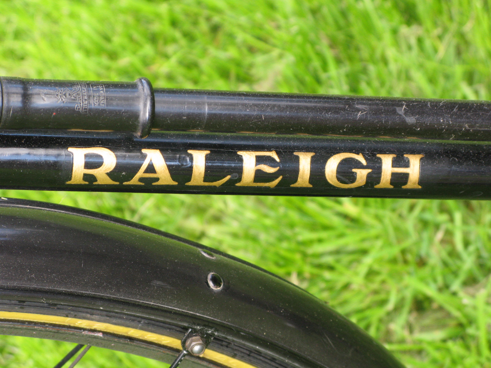 *A circa 1931 Raleigh Record. A forerunner of the Record Ace, a lower frame model with a number of - Image 2 of 4