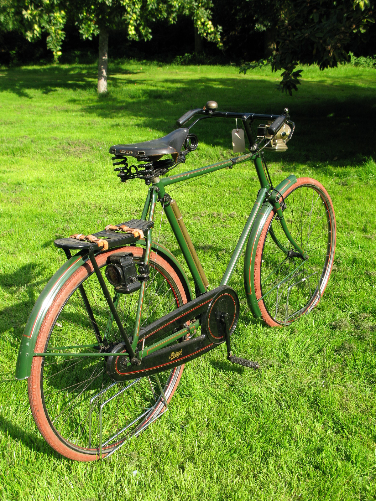 *A 1921 Raleigh 'Special' Model B Roadster. With a 24-inch frame numbered 633919, a nicely - Image 4 of 5