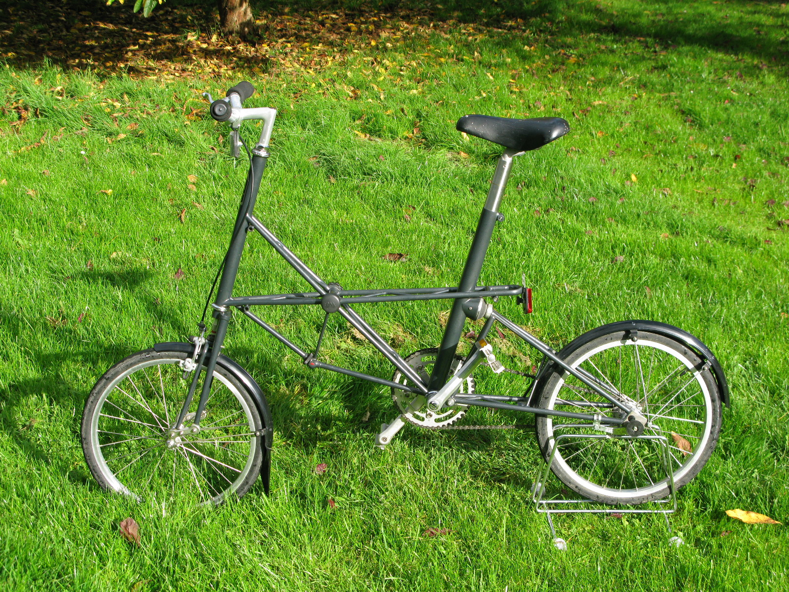 *circa 1980 Moulton AM2  lightweight folding bicycle,  lightweight folding bicycle,  having an 18-