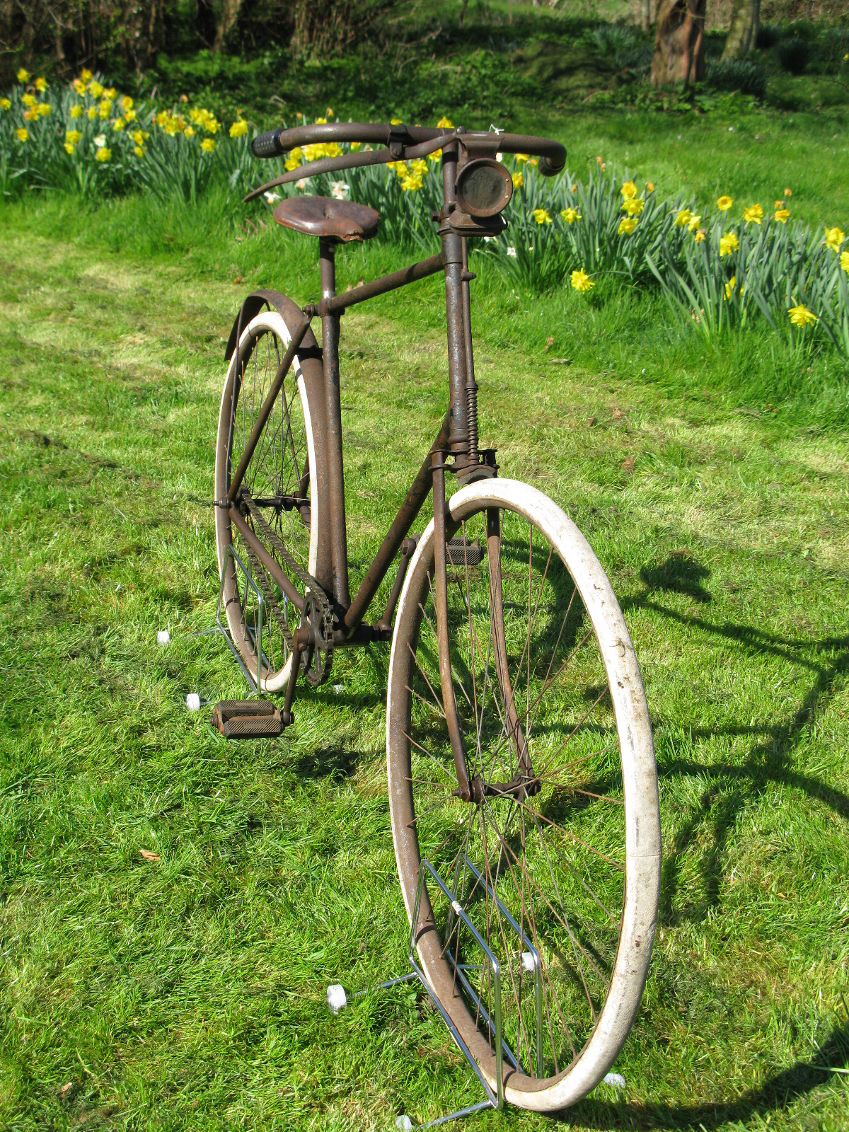 *A Diamond-Framed Safety Bicycle, having a 22-inch frame, 18-inch handlebars with a 30-inch front - Image 3 of 3