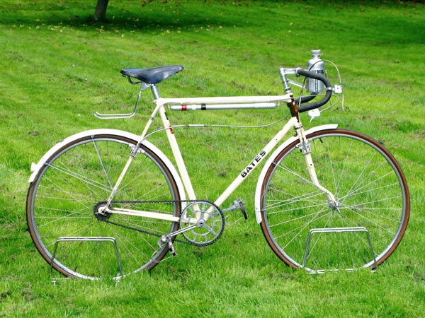 *A circa 1948 Bates 'Best All Rounder' Lightweight Bicycle. Having a 23-inch cream enamel