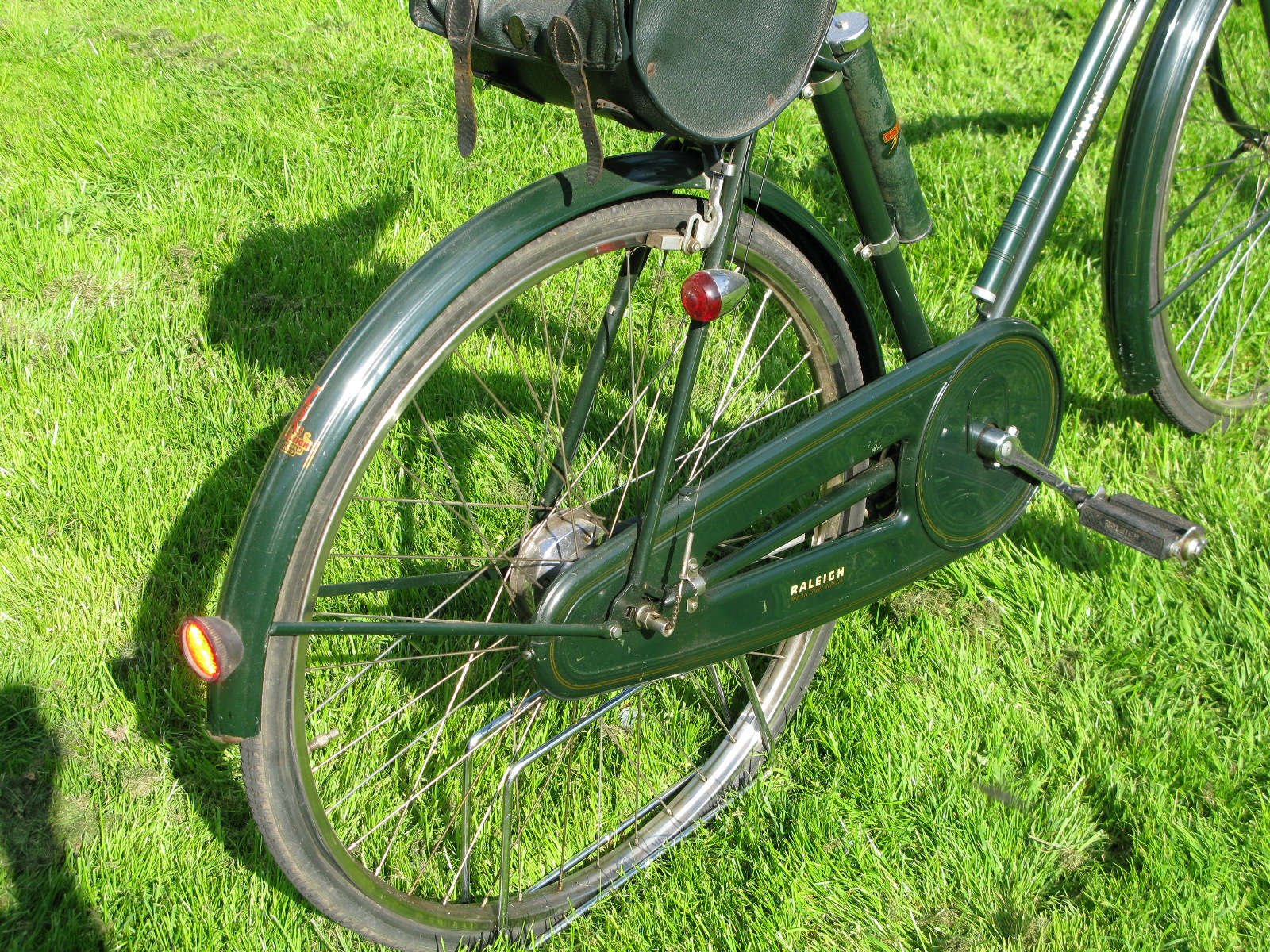 *A 1950 Raleigh 'Superbe' Roadster. Retaining its original dark green enamel, with correct labelling - Image 2 of 4
