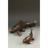 A FINE JAPANESE BRONZE CARP GROUP OKIMONO BY IZUMI SEIJO (1865-1937), the two fish with finely