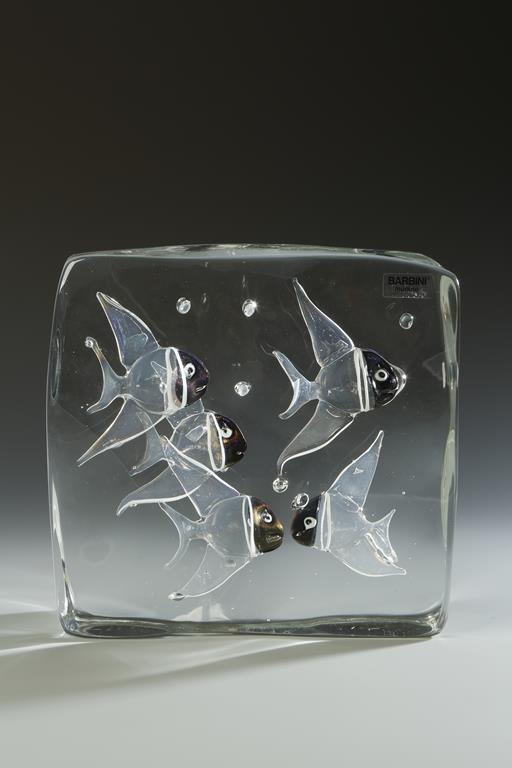 ALFREDO BARBINI: A CLEAR SQUARE BLOCK GLASS SCULPTURE, with five internal fish and bubbles, with