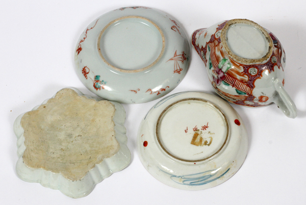 CHINESE PORCELAIN TABLEWARE, 19TH C., FOUR:  Including one creamer, L. 6", one lobed, star  form - Image 3 of 3