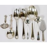 AMERICAN, ENGLISH & CONTINENTAL STERLING SERVING  PIECES, EIGHT: Including a salad fork and  spoon,