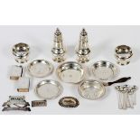 ENGLISH & AMERICAN STERLING TABLEWARE, EARLY  20TH C., 16 PIECES: Including a pair of salt  and