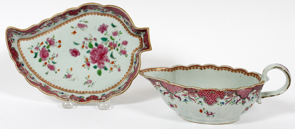 LOWESTOFT PORCELAIN GRAVY BOAT & LEAF TRAY, 18TH  C., 2 PCS, H 4" L 9 1/4": Including one gravy