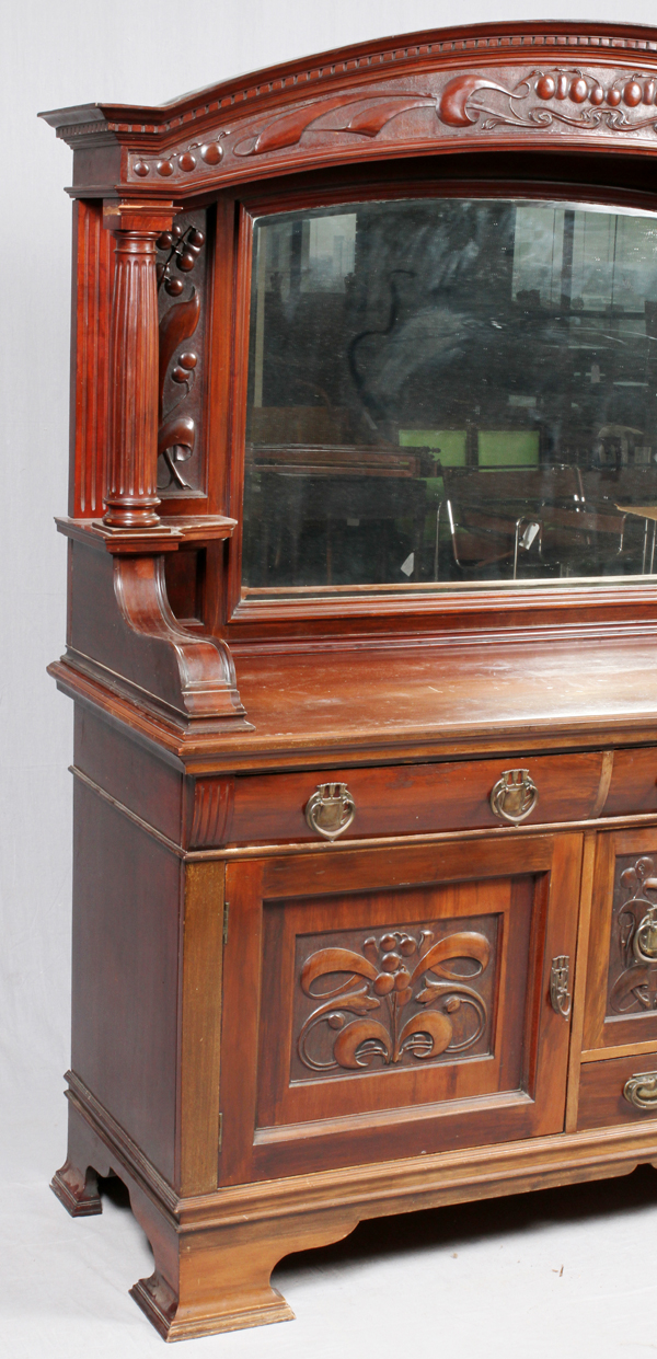 ARTS & CRAFTS STYLE MAHOGANY BUFFET, EARLY 20TH  C., H 84" W 72" D 25": A mirrored back buffet, - Image 5 of 5