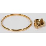 14KT YELLOW GOLD HINGED BANGLE BRACELET & A GOLD  RING: Including 1 hinged bangle bracelet  stamped