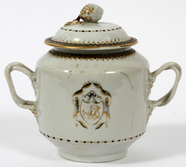 CHINESE EXPORT PORCELAIN ARMORIAL SUGAR BOWL,  18TH C., H 6'' L 6 1/4'': Footed form sugar  bowl - Image 3 of 4