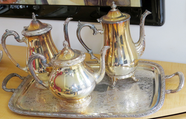 ONEIDA SILVER PLATE AND OTHER SILVER PLATE:  Oneida Silver plate covered creamer, sugar &  tray. A - Image 11 of 15