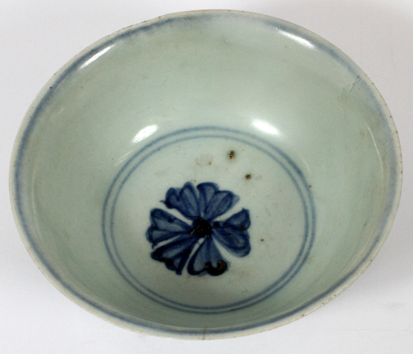 ANTIQUE CHINESE PORCELAIN BLUE & WHITE BOWL, DIA  6": Decorated with a scrolling floral motif in - Image 2 of 3