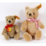 STEIFF TEDDY BEARS, 2 PCS., H 5" - 7": Two Steiff teddy bears. One bear measures H 7" and another