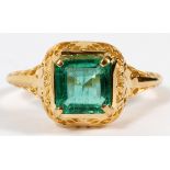 1.54CT NATURAL EMERALD & 14KT YELLOW GOLD RING,  SIZE 7 1/2:  A 1.54ct natural emerald and 14kt