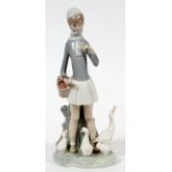 LLADRO PORCELAIN FIGURINE, H 9 1/2", GIRL WITH  DUCKS: